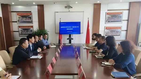 我校与威海三中开展系列共建活动