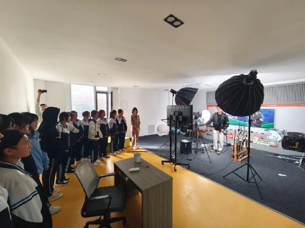 走进行业标杆 I 学校财经商贸部电商学子探营汉鼎产业园