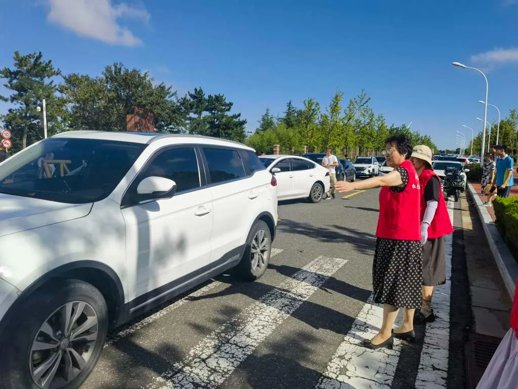 【红色浸润·匠心育人】金秋迎新生，志愿暖校园