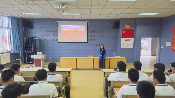 拓展国际化人才 培养新路助力新生规划未来