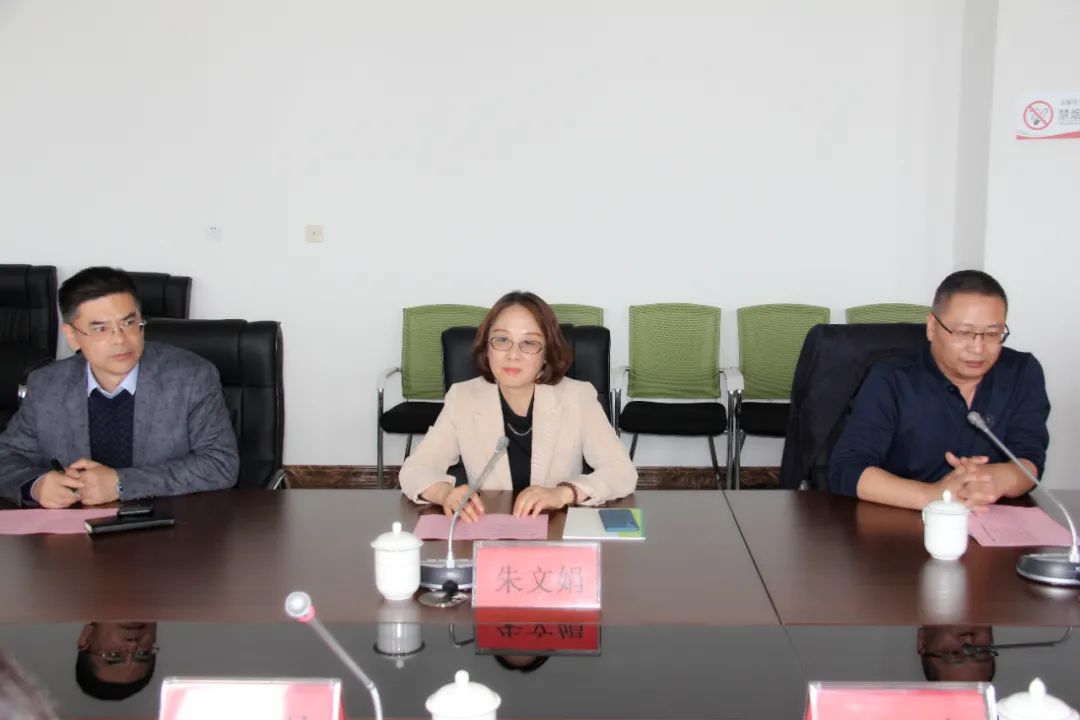 威海市中小学生综合实践教育中心到威海职专调研交流